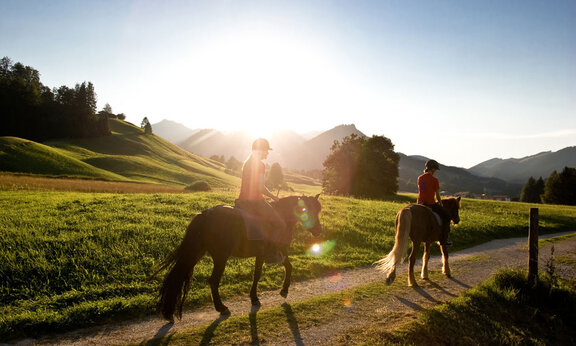 aktivurlaub-bayern-reiten.jpg  